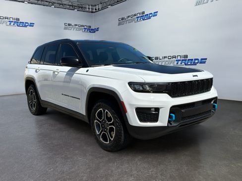 Used 2023 Jeep Grand Cherokee Trailhawk AWD/4WD image 3