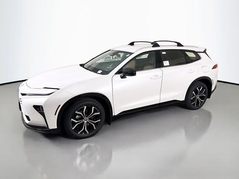 New 2026 Toyota Crown Signia image 3