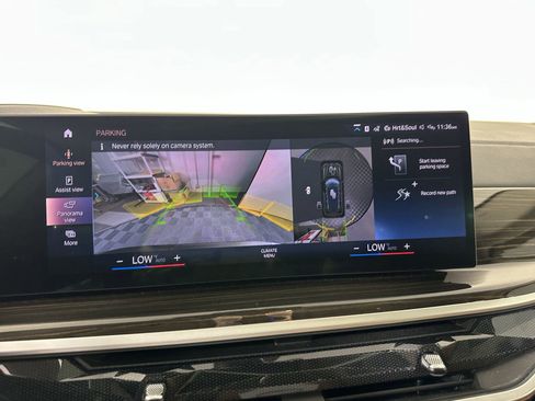 Used 2023 BMW X7 xDrive40i w/ Premium Package image 23