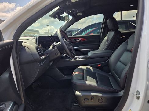 Certified 2024 Chevrolet Traverse RS FWD image 24