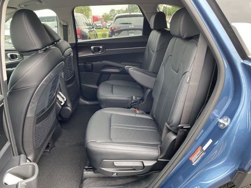 New 2025 Kia Sorento EX image 36