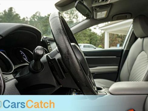 Used 2023 Toyota Camry SE image 32