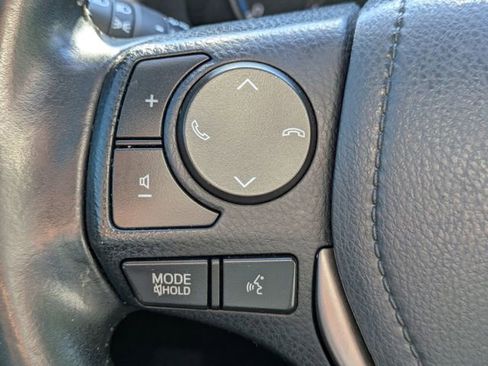 Used 2018 Toyota RAV4 XLE FWD image 26
