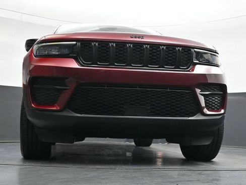 Used 2024 Jeep Grand Cherokee Altitude AWD/4WD image 38