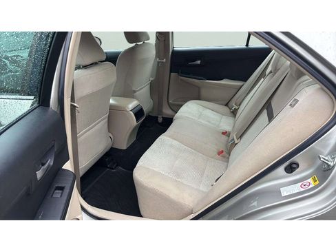Used 2013 Toyota Camry LE FWD image 11