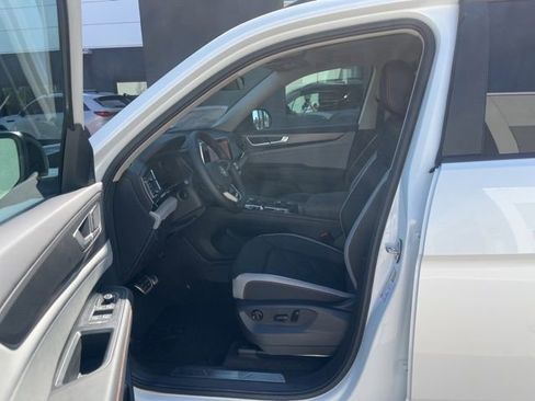 New 2026 Volkswagen Atlas Peak Edition image 22