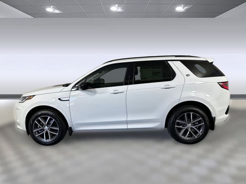 Used 2025 Land Rover Discovery Sport S image 2