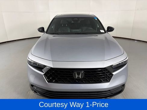 Used 2023 Honda Accord Sport image 4