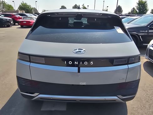 Used 2024 Hyundai Ioniq 5 SEL AWD/4WD image 4