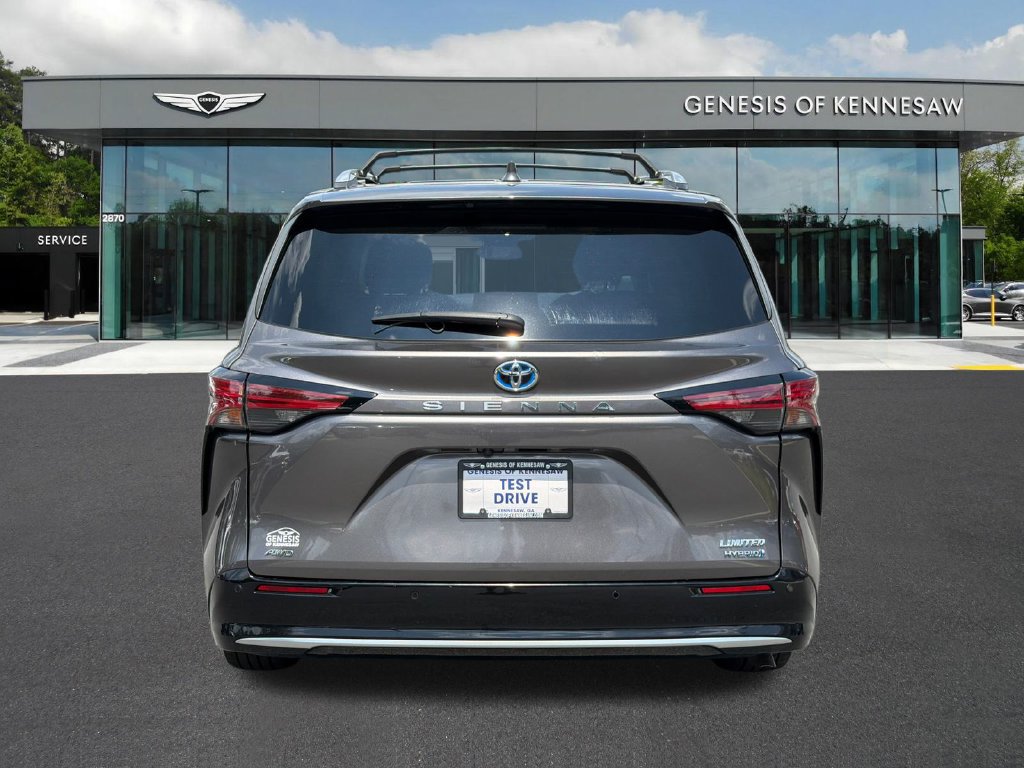 Used 2022 Toyota Sienna Limited AWD/4WD image 7