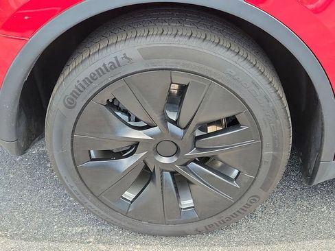 Used 2022 Tesla Model Y Long Range AWD/4WD image 6