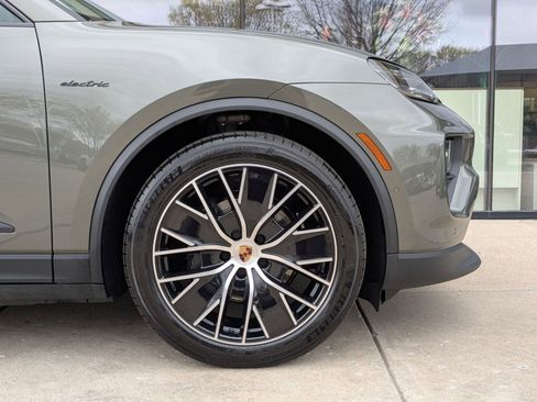 New 2026 Porsche Macan 4 Electric AWD/4WD image 11