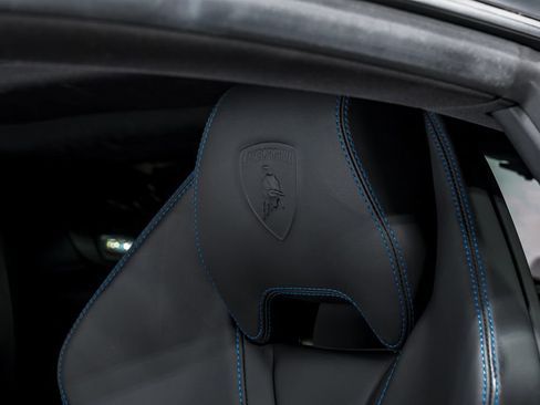 Used 2022 Lamborghini Huracan EVO RWD image 20