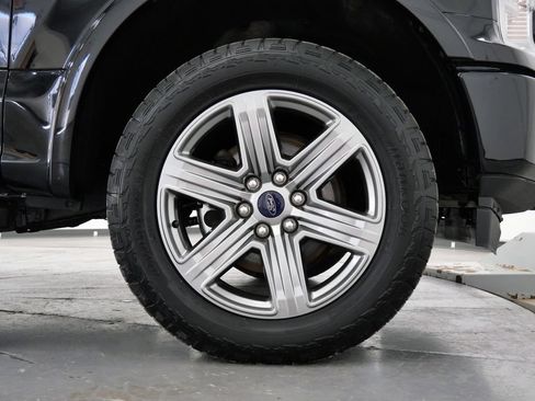 Used 2018 Ford F150 Lariat w/ Equipment Group 502A Luxury AWD/4WD image 39
