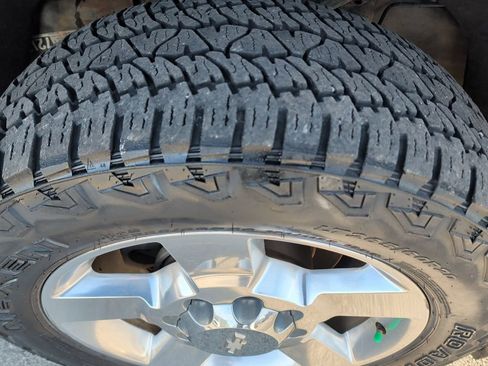 Used 2019 Chevrolet Silverado 2500 LT w/ LT Convenience Package image 10