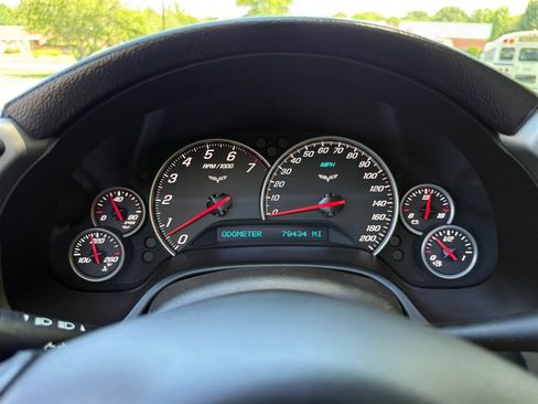 Used 2005 Chevrolet Corvette Convertible w/ Preferred Equipment Group RWD image 42