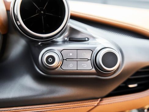 Used 2020 Ferrari F8 Tributo image 76