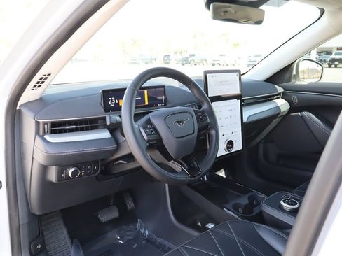 Used 2022 Ford Mustang Mach-E Select RWD image 17