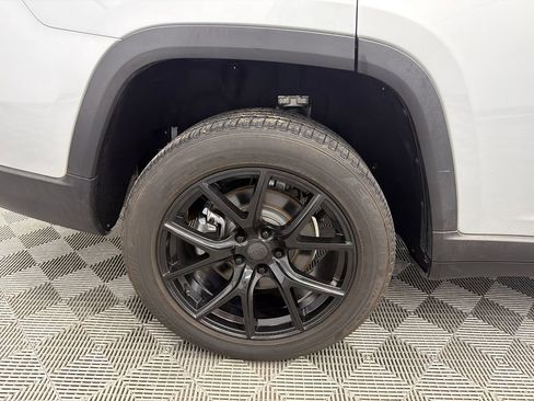 Used 2021 Jeep Grand Cherokee L Limited RWD image 19