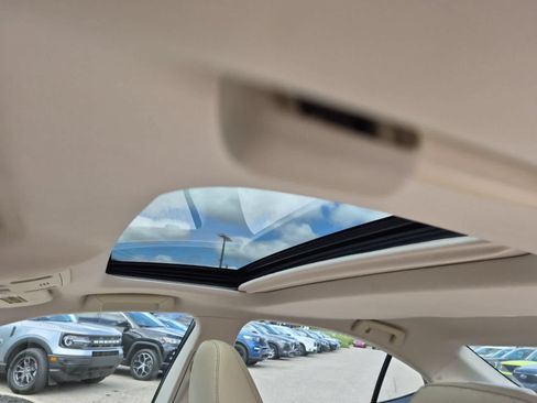 Used 2013 Lexus ES 300h w/ Premium Pkg FWD image 19