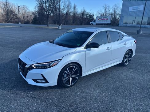 Used 2022 Nissan Sentra SR w/ Trunk Package image 1