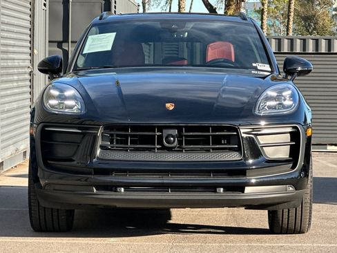 Used 2025 Porsche Macan image 11