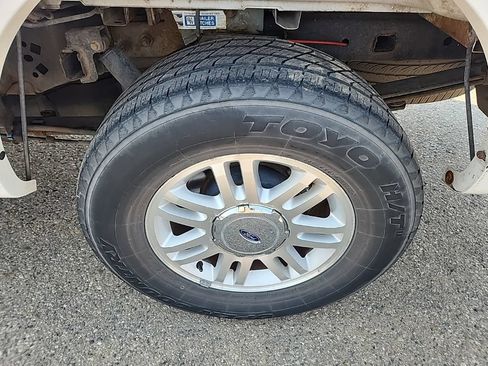 Used 2011 Ford F150 Lariat w/ Lariat Plus Pkg AWD/4WD image 32