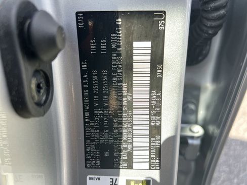 Used 2024 Toyota Corolla Cross AWD Hybrid w/ Convenience Package image 36