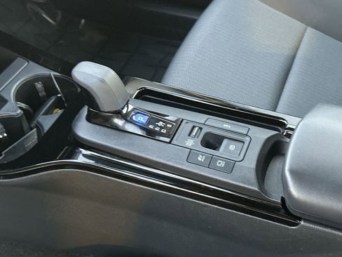 Used 2024 Toyota Prius LE image 19