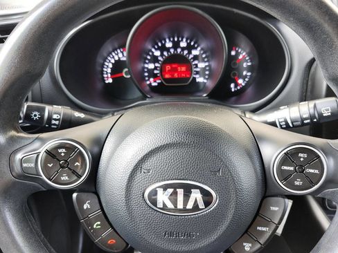 Used 2016 Kia Soul FWD image 10