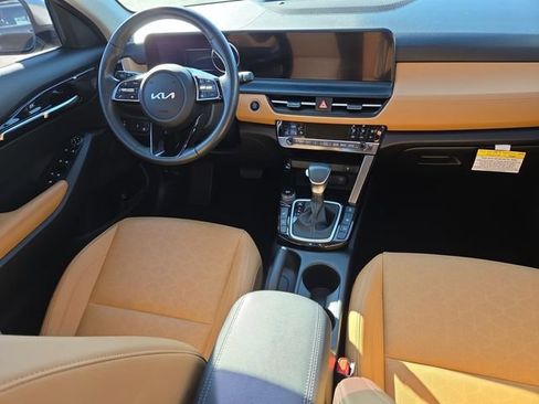 Used 2024 Kia Seltos EX AWD/4WD image 29