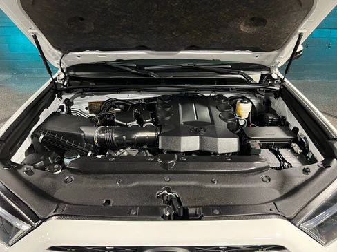 Used 2024 Toyota 4Runner SR5 Premium w/ Moonroof Package RWD image 30