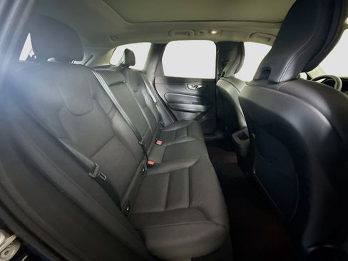 Used 2025 Volvo XC60 B5 Plus image 27