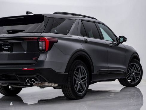 Used 2025 Ford Explorer ST image 10