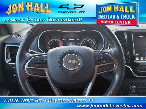 Used 2019 Jeep Cherokee Limited image 22