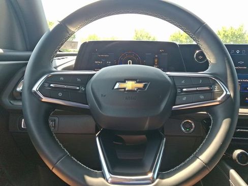 Used 2026 Chevrolet Traverse LT AWD/4WD image 18