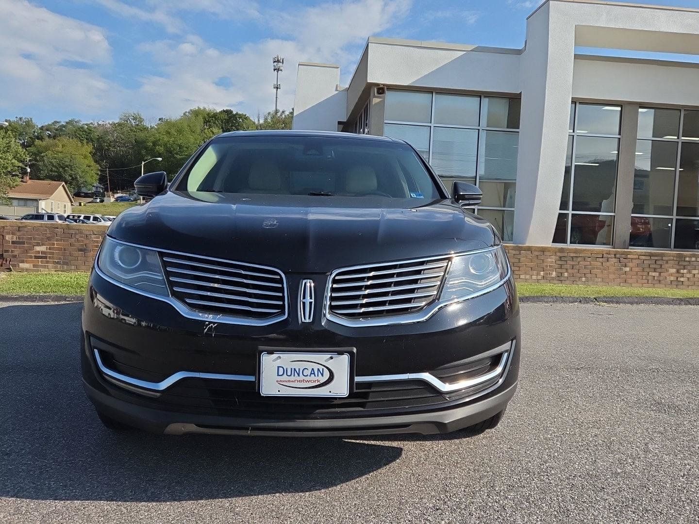 Used 2018 Lincoln MKX Select w/ Select Plus Package AWD/4WD image 8
