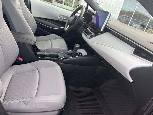 Used 2025 Toyota Corolla SE image 23