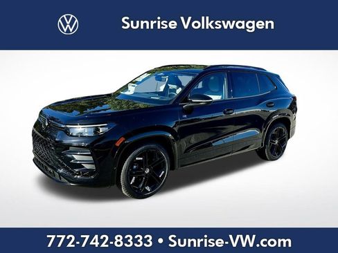 New 2026 Volkswagen Tiguan SE R-Line FWD image 1