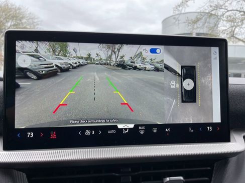 Used 2025 Ford Explorer ST-Line w/ ST-Line Street Pack image 10