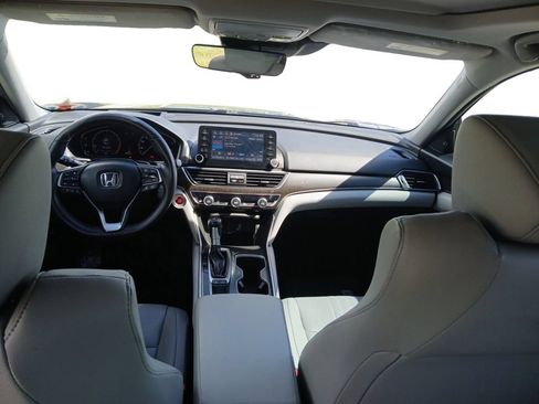 Used 2018 Honda Accord Touring image 5