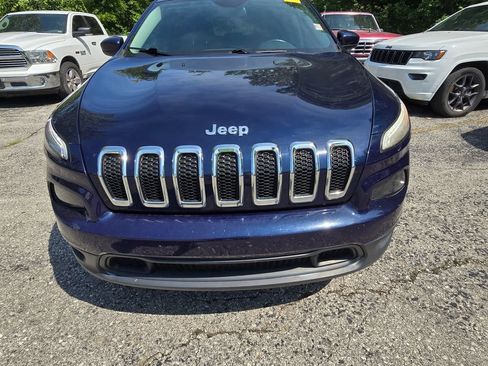 Used 2016 Jeep Cherokee Latitude AWD/4WD image 12