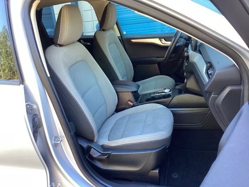 Used 2020 Ford Escape SE image 30