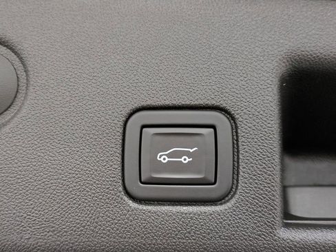 Used 2024 Chevrolet Equinox LT image 11