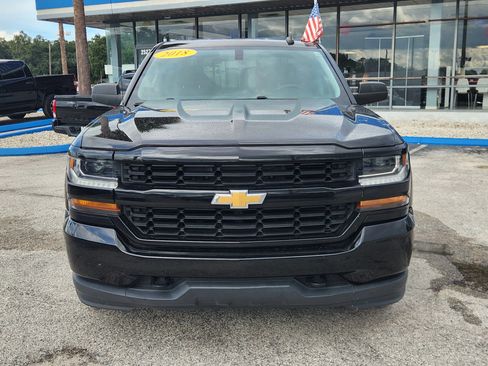 Used 2018 Chevrolet Silverado 1500 Custom w/ Custom Convenience Package image 3