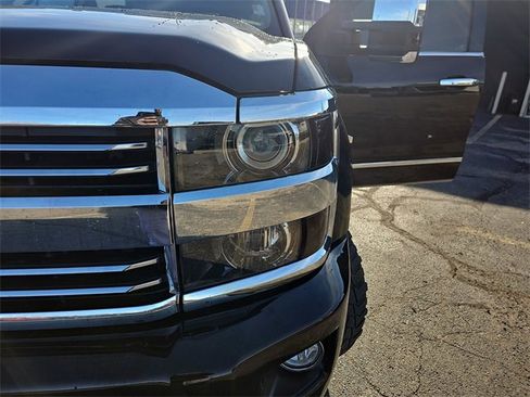 Used 2017 Chevrolet Silverado 2500 High Country image 32