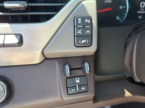 Used 2017 GMC Yukon XL Denali w/ Open Road Package RWD image 40