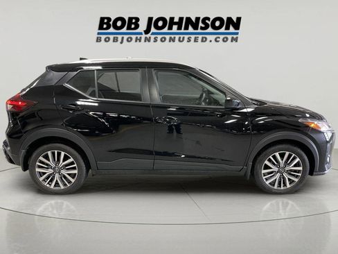 Used 2023 Nissan Kicks SV image 9