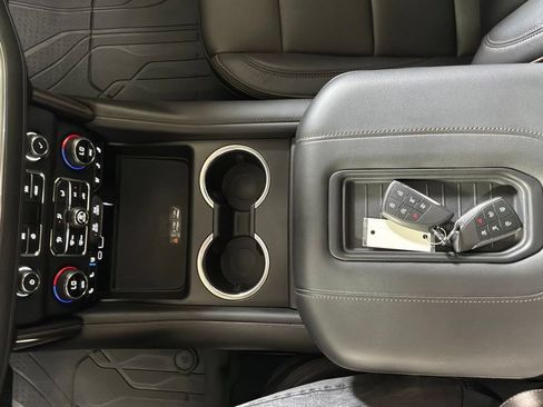 Used 2024 Chevrolet Tahoe High Country AWD/4WD image 26