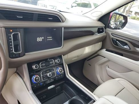 Used 2024 GMC Yukon XL Denali w/ Denali Reserve Package RWD image 26